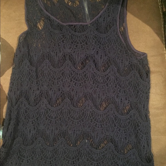 Girls shirt size 10-12 - Picture 3 of 8